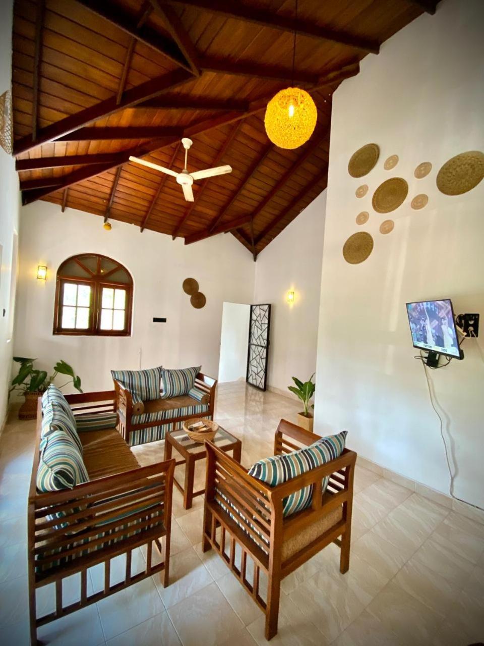 Kingcity Resort Anuradhapura Exterior photo